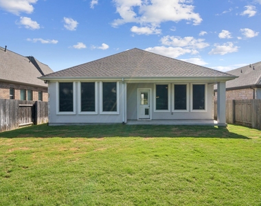 305 Crossvine Trl - Photo Thumbnail 14