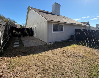 507 Cutty Trl - Photo Thumbnail 22