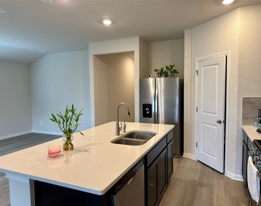 310 Fossil Dr - Photo Thumbnail 1