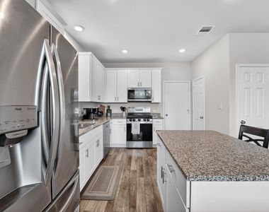 712 Black Alder St - Photo Thumbnail 4