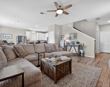 712 Black Alder St - Photo Thumbnail 1
