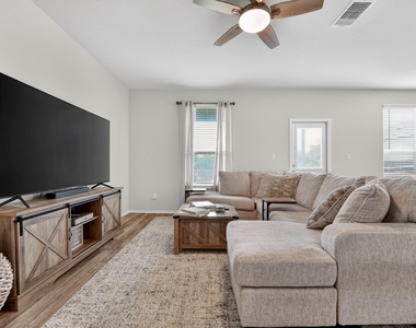712 Black Alder St - Photo Thumbnail 3