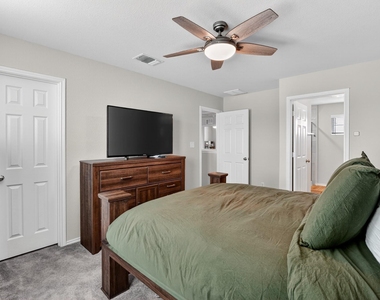 712 Black Alder St - Photo Thumbnail 7