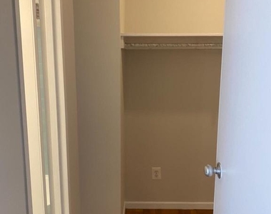 940 25th Street Nw - Photo Thumbnail 14