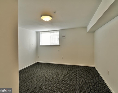 1319 Belmont Street Nw - Photo Thumbnail 15