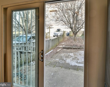 1319 Belmont Street Nw - Photo Thumbnail 10