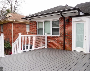 1633 Kalmia Road Nw - Photo Thumbnail 4