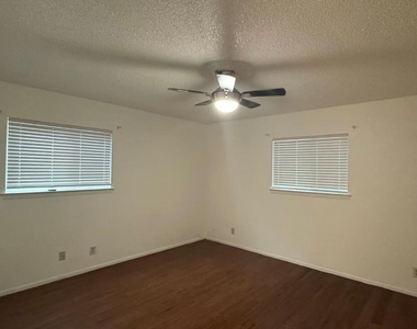 6400 Vioitha Dr - Photo Thumbnail 6