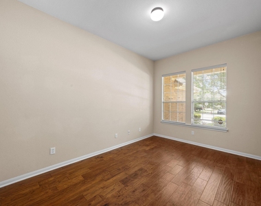 3808 Noe Ln - Photo Thumbnail 18