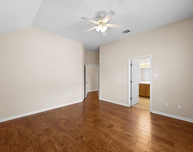 3808 Noe Ln - Photo Thumbnail 7