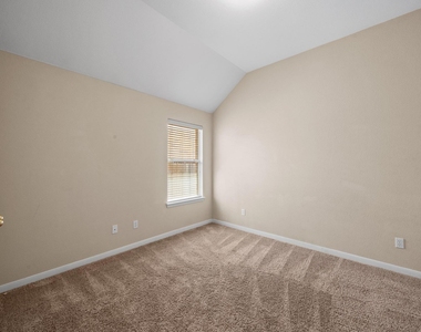 3808 Noe Ln - Photo Thumbnail 2