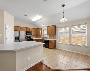 3808 Noe Ln - Photo Thumbnail 10