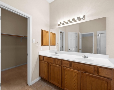3808 Noe Ln - Photo Thumbnail 5