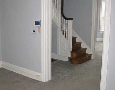 45 R Street Ne - Photo Thumbnail 5