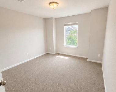3200 College Park Dr - Photo Thumbnail 17