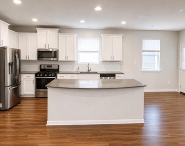 3200 College Park Dr - Photo Thumbnail 5