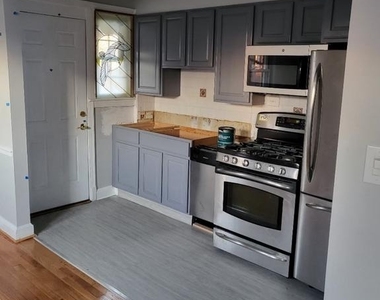 1210 Allison Street Ne - Photo Thumbnail 2