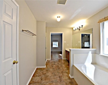 8416 Alvin High Ln - Photo Thumbnail 14