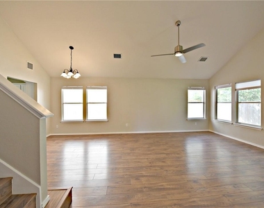 8416 Alvin High Ln - Photo Thumbnail 4