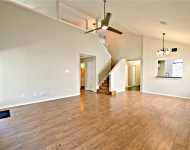 8416 Alvin High Ln - Photo Thumbnail 7