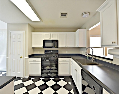 8416 Alvin High Ln - Photo Thumbnail 9