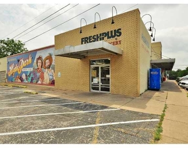 4401 Speedway - Photo Thumbnail 18