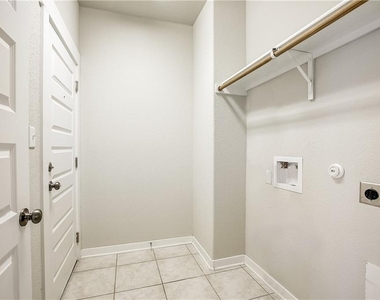 216 Trellis Blvd - Photo Thumbnail 29