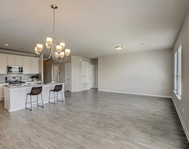 216 Trellis Blvd - Photo Thumbnail 6