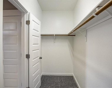 216 Trellis Blvd - Photo Thumbnail 20