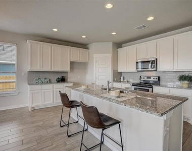 216 Trellis Blvd - Photo Thumbnail 3