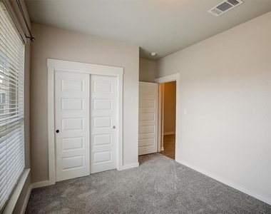 216 Trellis Blvd - Photo Thumbnail 23