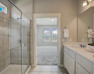 216 Trellis Blvd - Photo Thumbnail 16