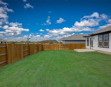 216 Trellis Blvd - Photo Thumbnail 33