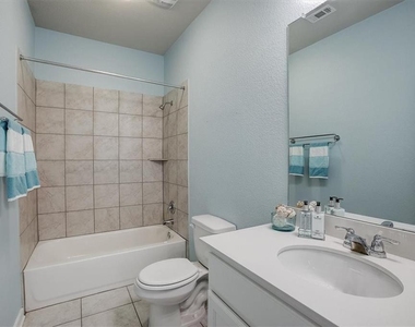 216 Trellis Blvd - Photo Thumbnail 26
