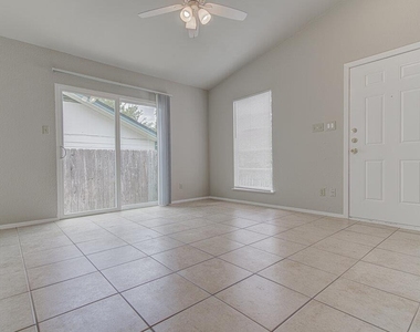 900 Sirocco Dr - Photo Thumbnail 3