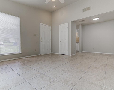 900 Sirocco Dr - Photo Thumbnail 4