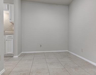 900 Sirocco Dr - Photo Thumbnail 6