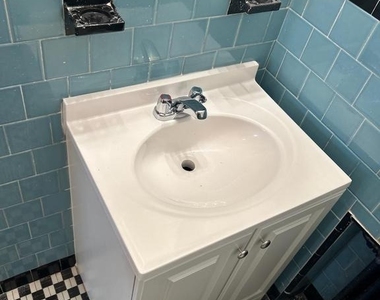 904 5th Street Ne - Photo Thumbnail 4