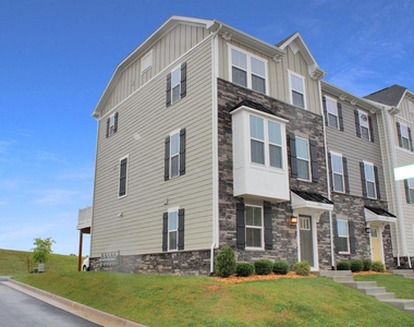 2061 Lockwood Dr - Photo Thumbnail 31