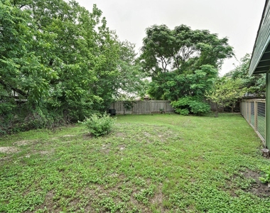 903 Aurora Cir - Photo Thumbnail 18