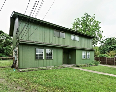 903 Aurora Cir - Photo Thumbnail 1