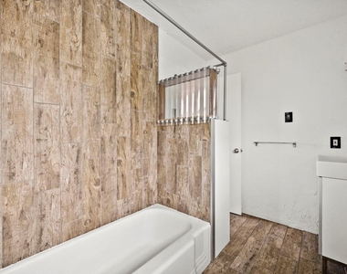 903 Aurora Cir - Photo Thumbnail 17