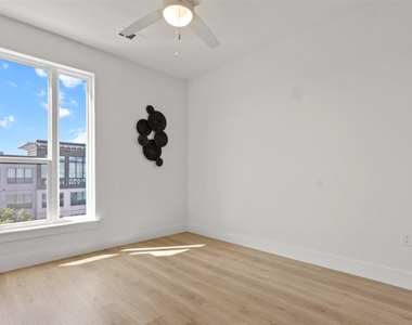 1701 Simond Ave - Photo Thumbnail 18