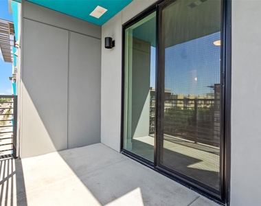 1701 Simond Ave - Photo Thumbnail 11
