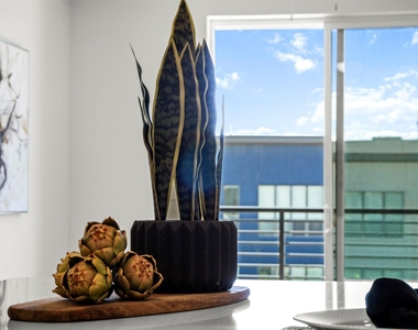 1701 Simond Ave - Photo Thumbnail 12