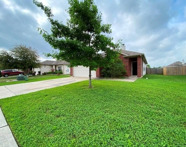 207 Brown St - Photo Thumbnail 1