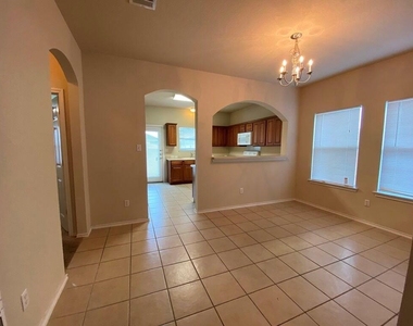 207 Brown St - Photo Thumbnail 8