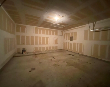 207 Brown St - Photo Thumbnail 29