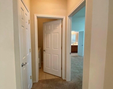207 Brown St - Photo Thumbnail 12