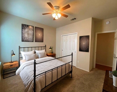 207 Brown St - Photo Thumbnail 37